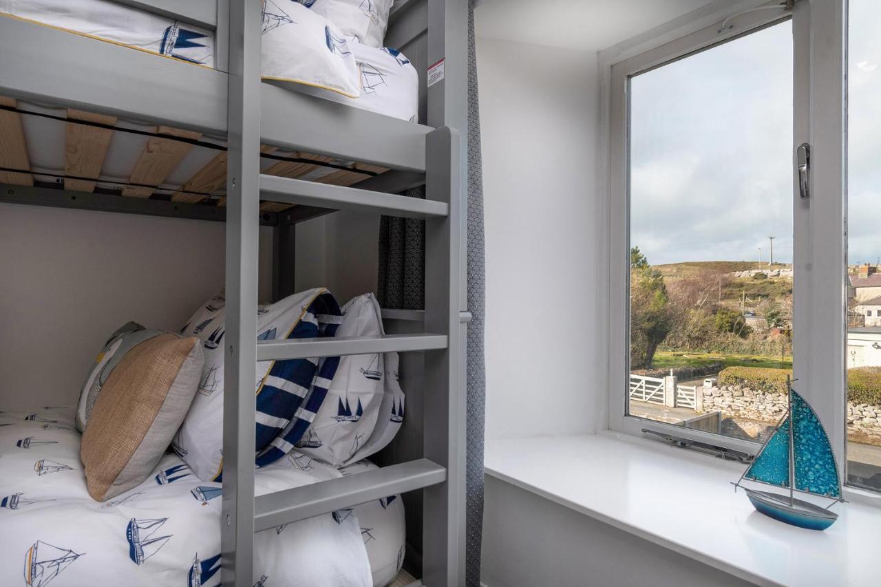Two-Bedroom House,1183861423:JPEG