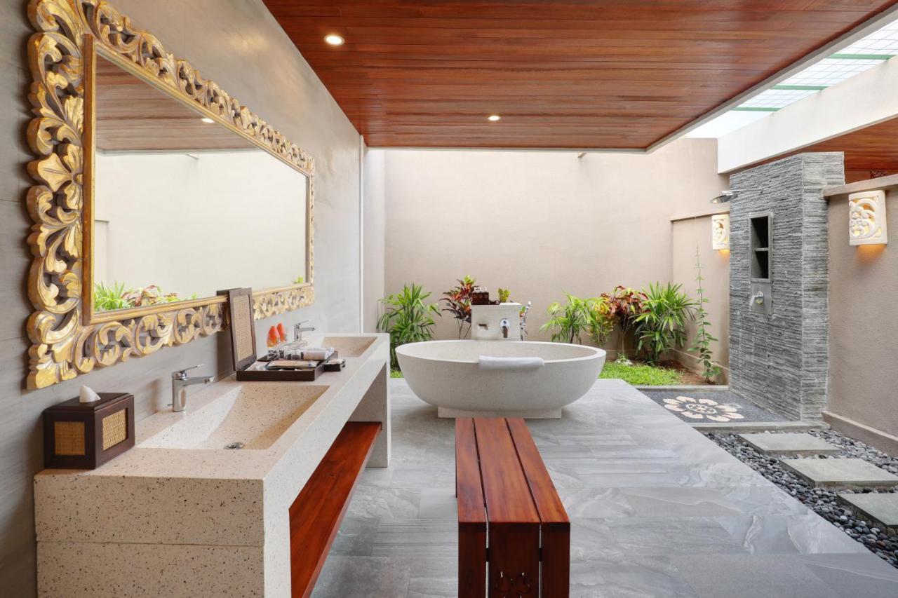 Three-Bedroom Suite Private Pool Villa Shuttle to Jimbaran Area