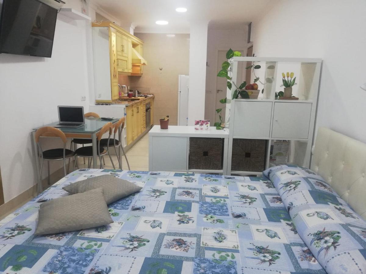 One-Bedroom House,1296546220:JPEG
