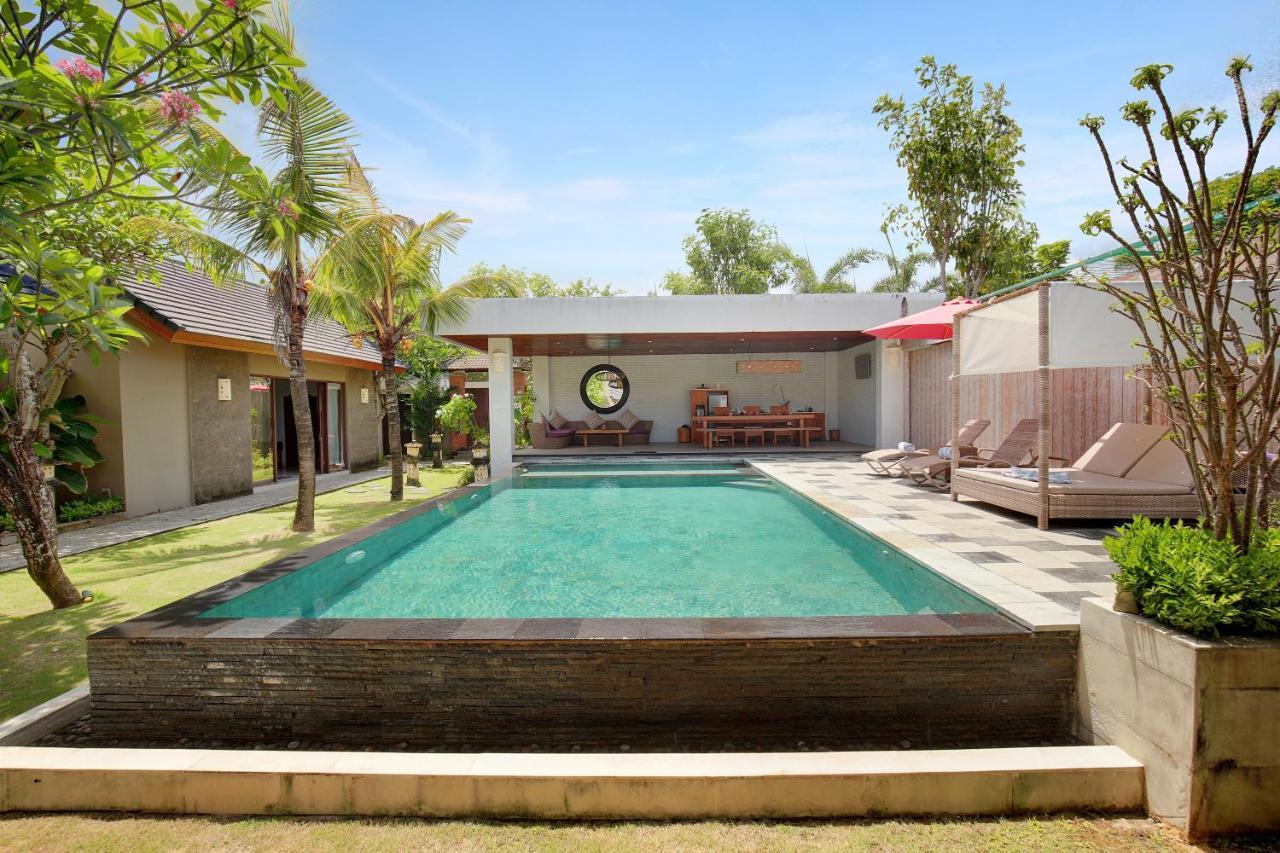 Three-Bedroom Suite Private Pool Villa Shuttle to Jimbaran Area