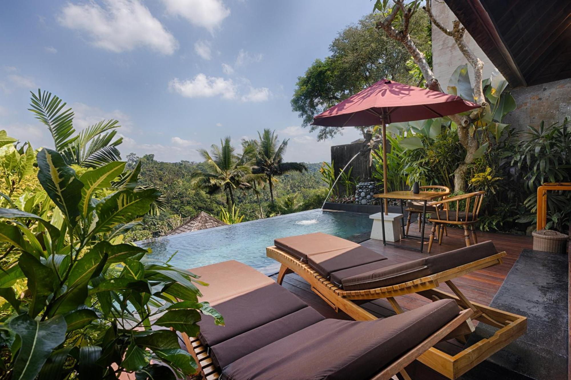 Deluxe Pool Villa Valley View Benefit