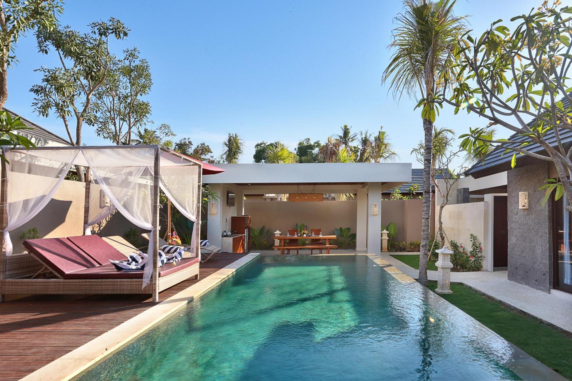 Three-Bedroom Suite Private Pool Villa Shuttle to Jimbaran Area