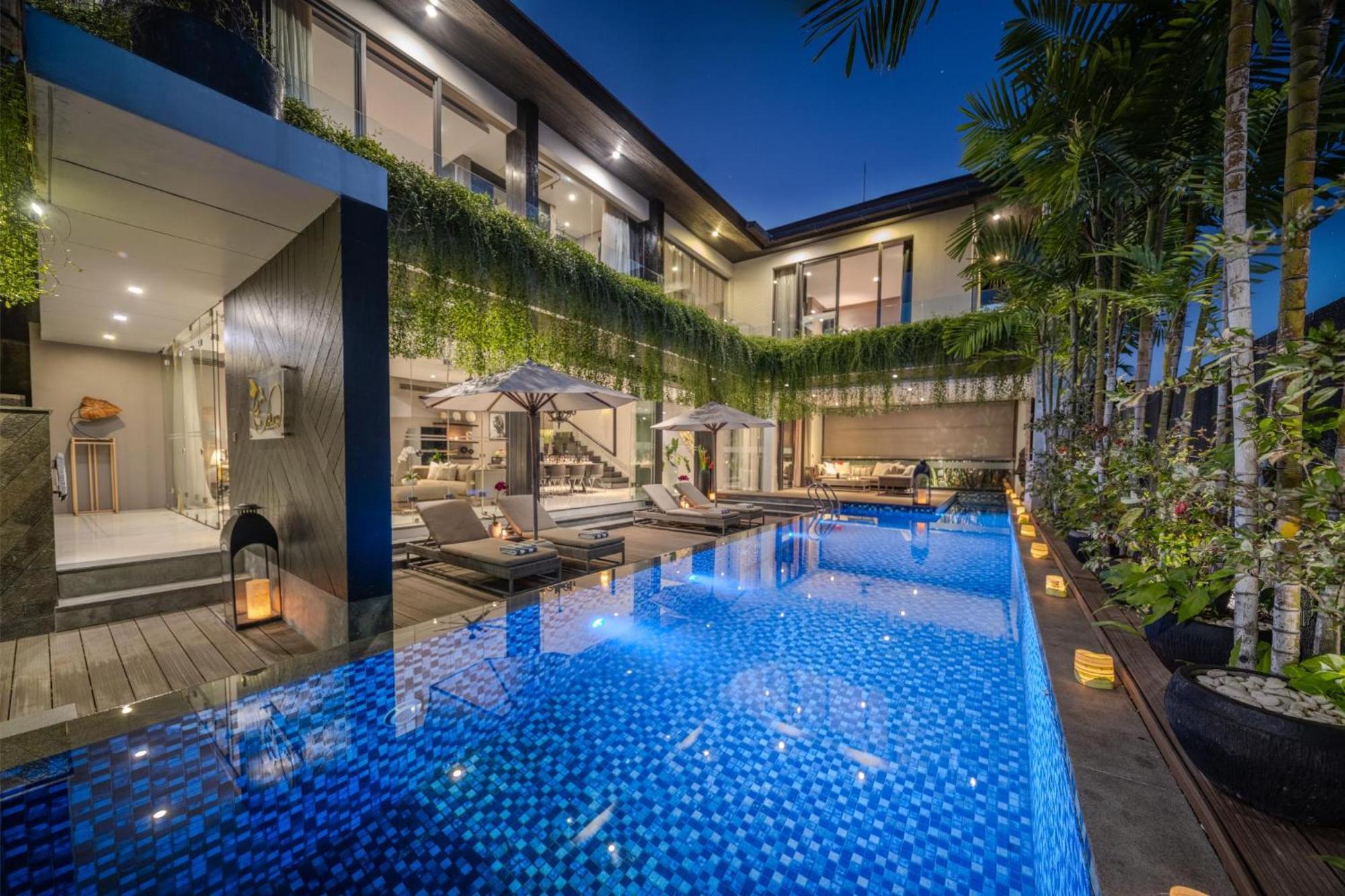 3BR Luxury Villa | 5 mins walk to Beach Garden Indoor Living