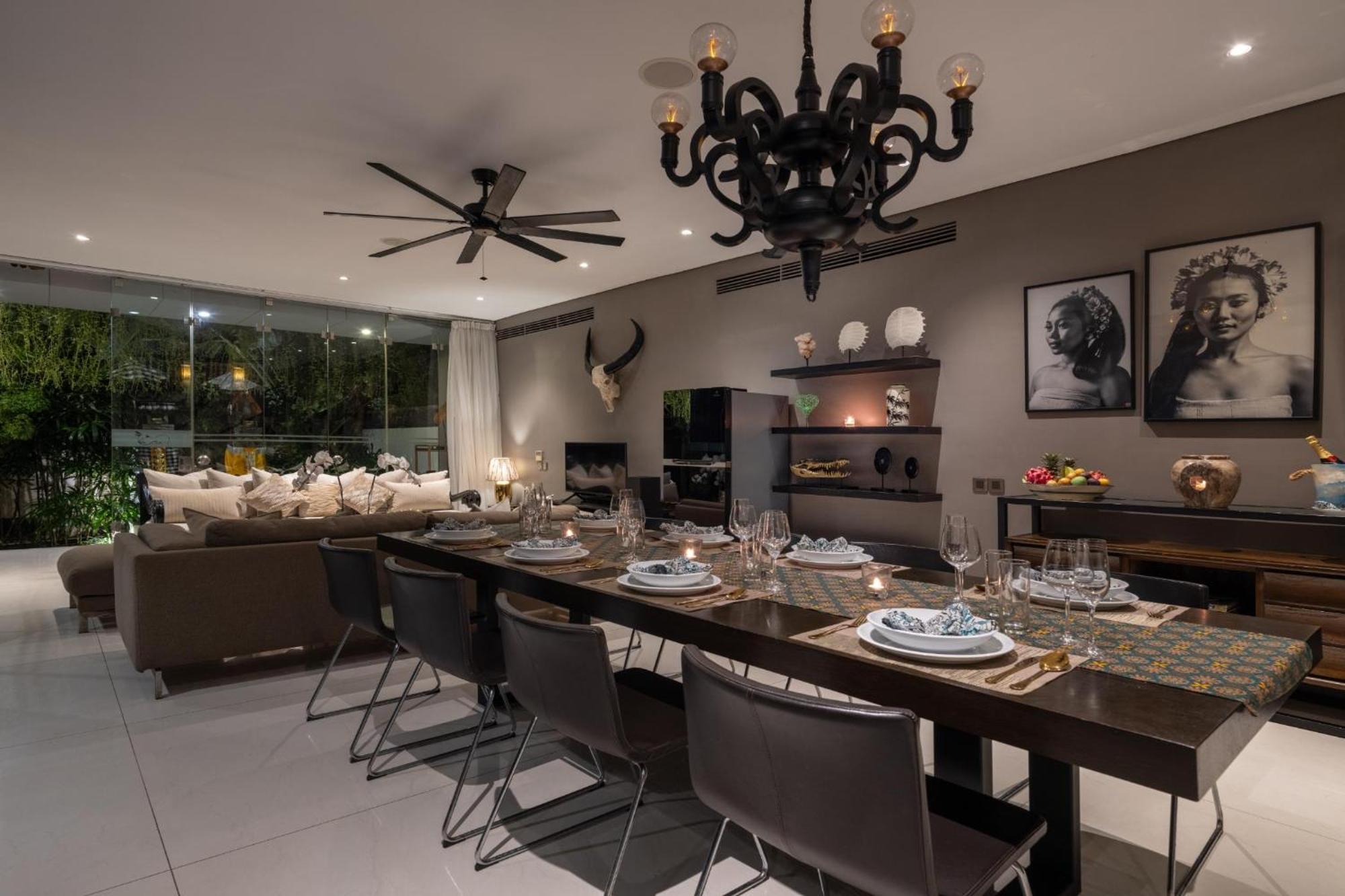 3BR Luxury Villa | 5 mins walk to Beach Garden Indoor Living