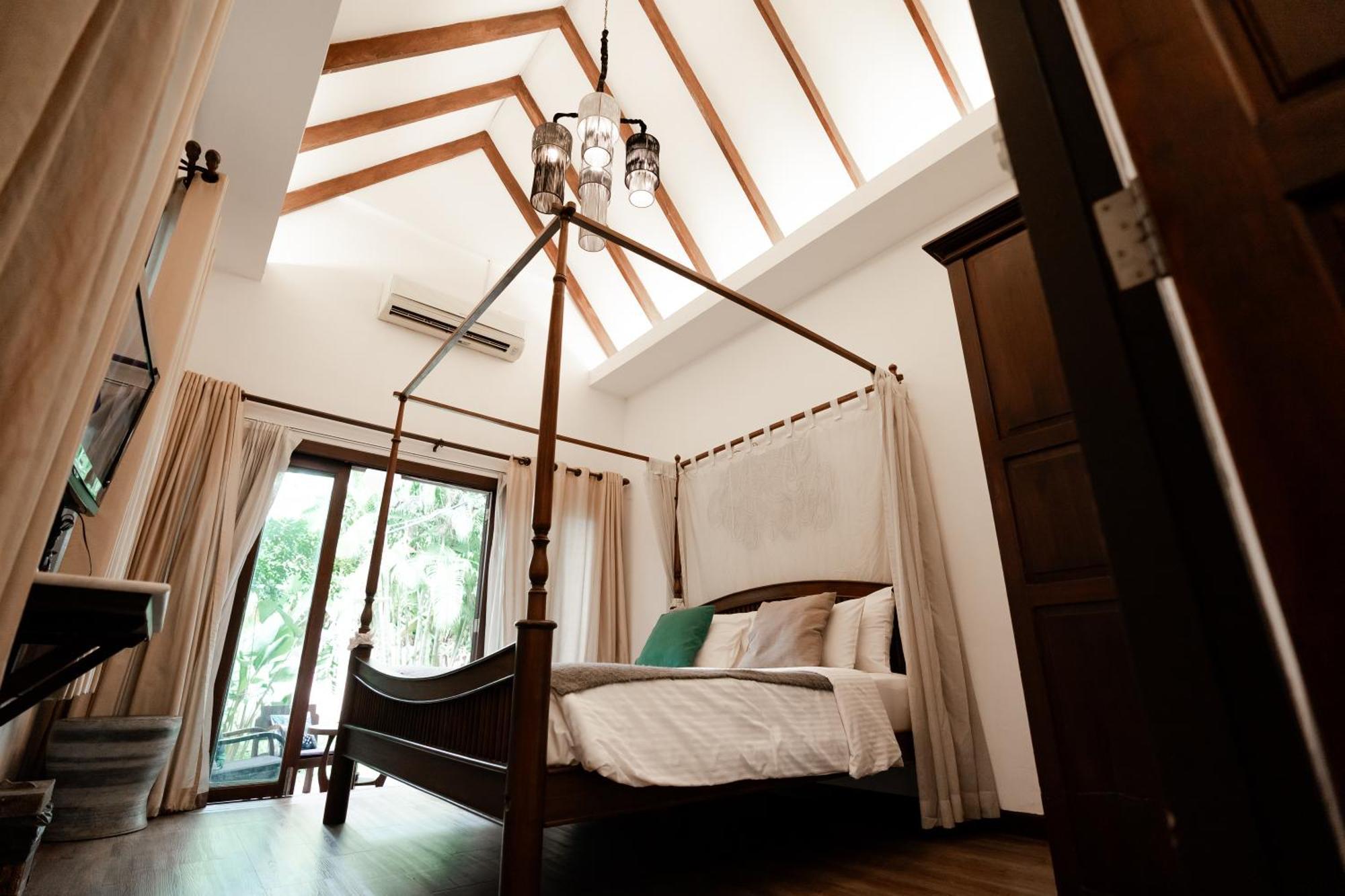 Private Villa 6 Bedrooms