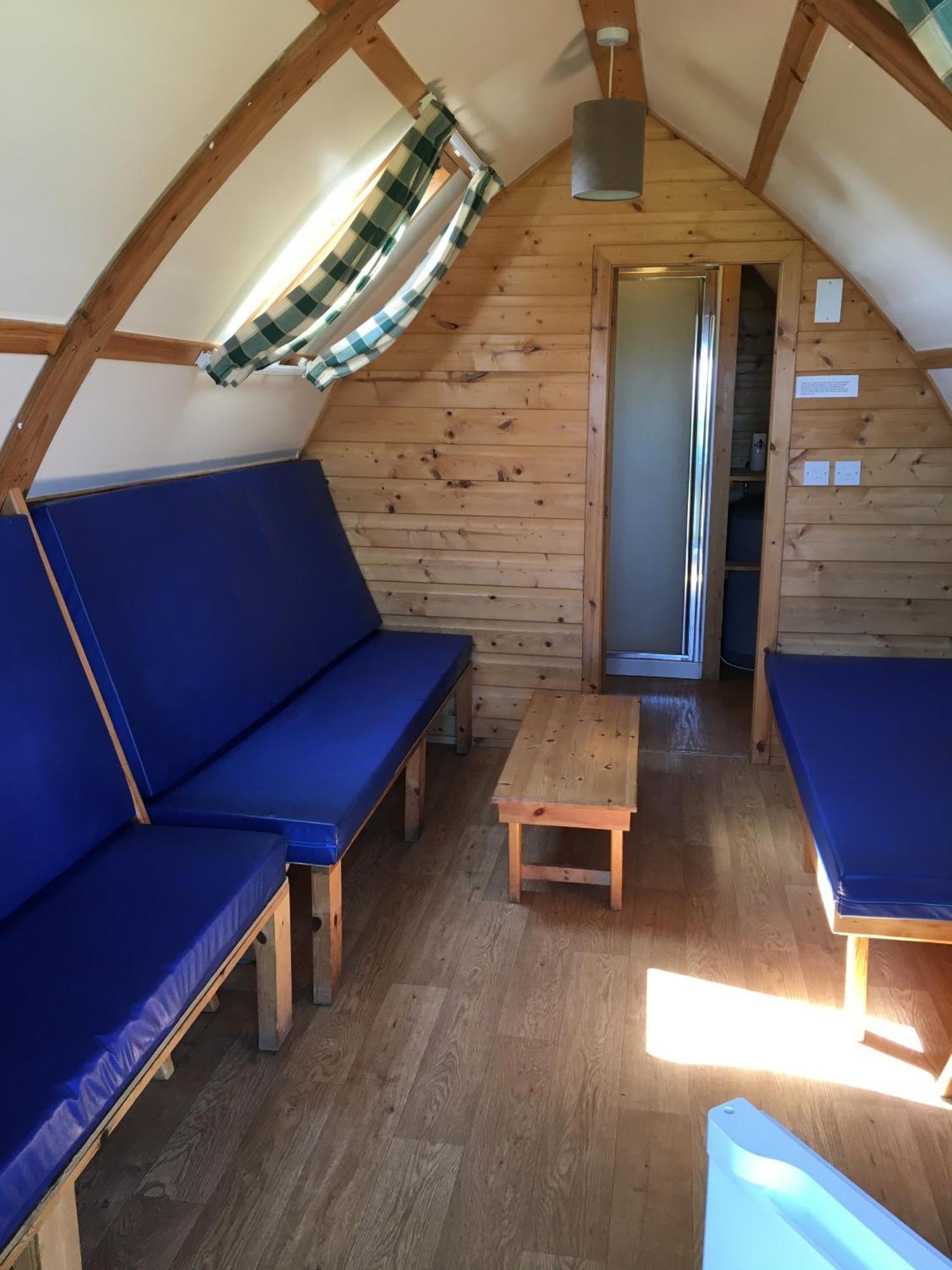 Apartment with Shower,1747039623:JPEG