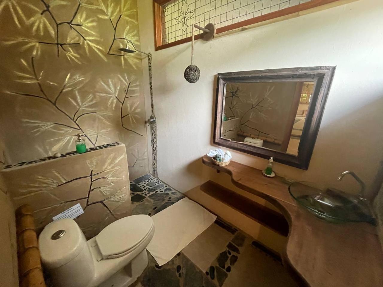 Family Room,1743107583:JPEG