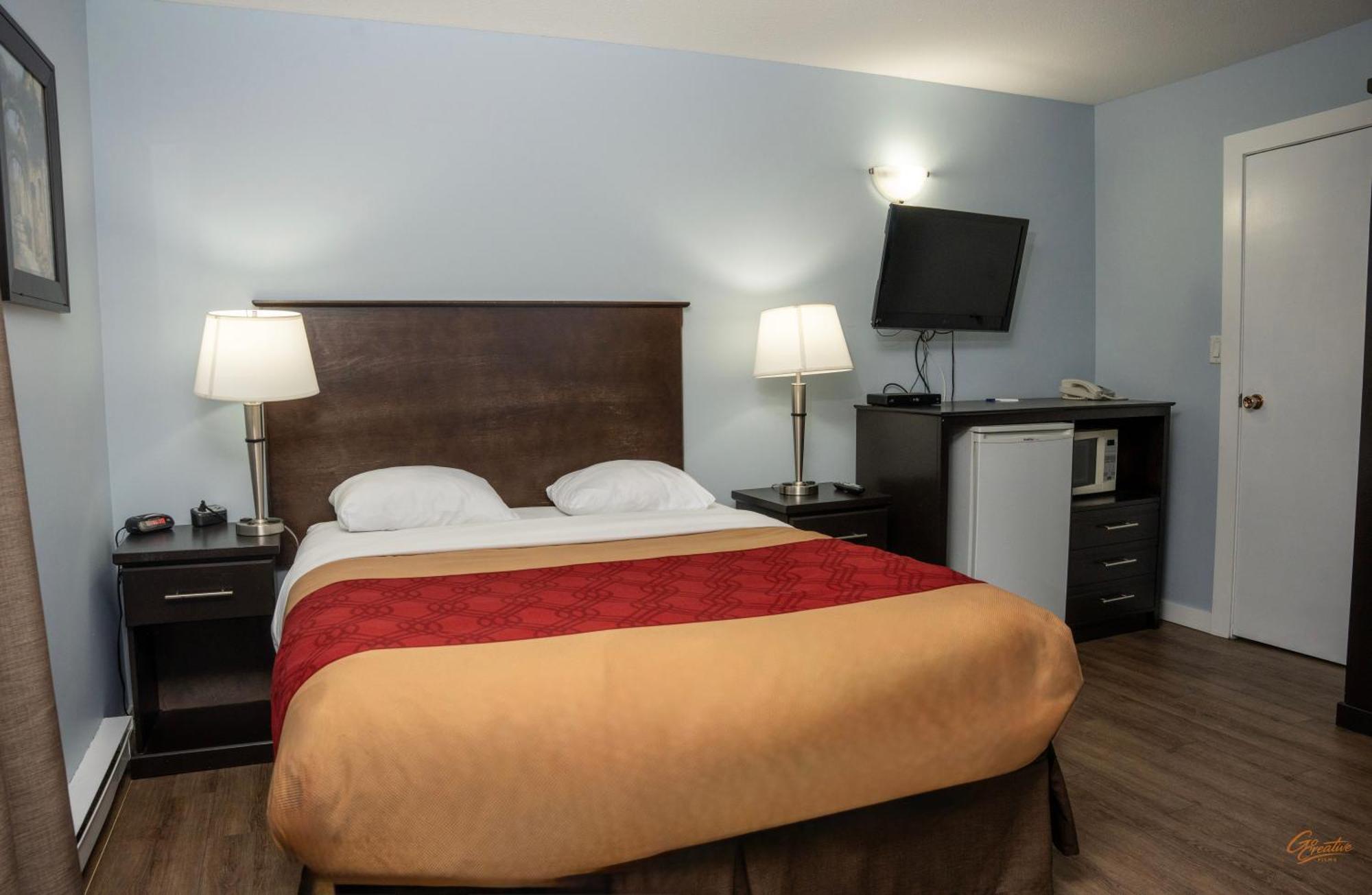 Two-Bedroom Suite with Sofa Bed