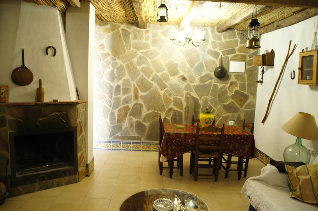 One-Bedroom House,371368540:JPEG