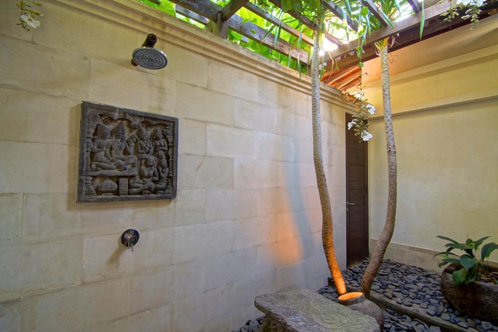 Luxury Pool Villa, include Free Afternoon Tea, 20% Discount Spa, Free Shuttle to Lovina Beach and Free Herbs & Spices Garden Tour.