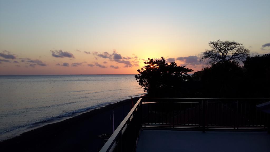 Deluxe Double Room with Terrace and Beach View