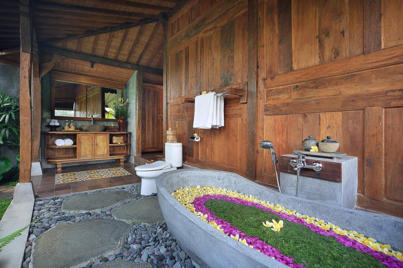 Holzvilla für Familien mit eigenem Pool