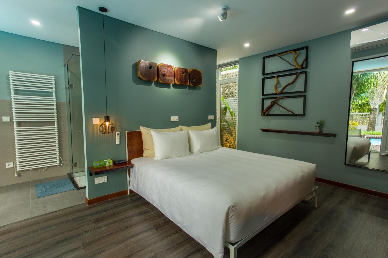 King Room Pool View