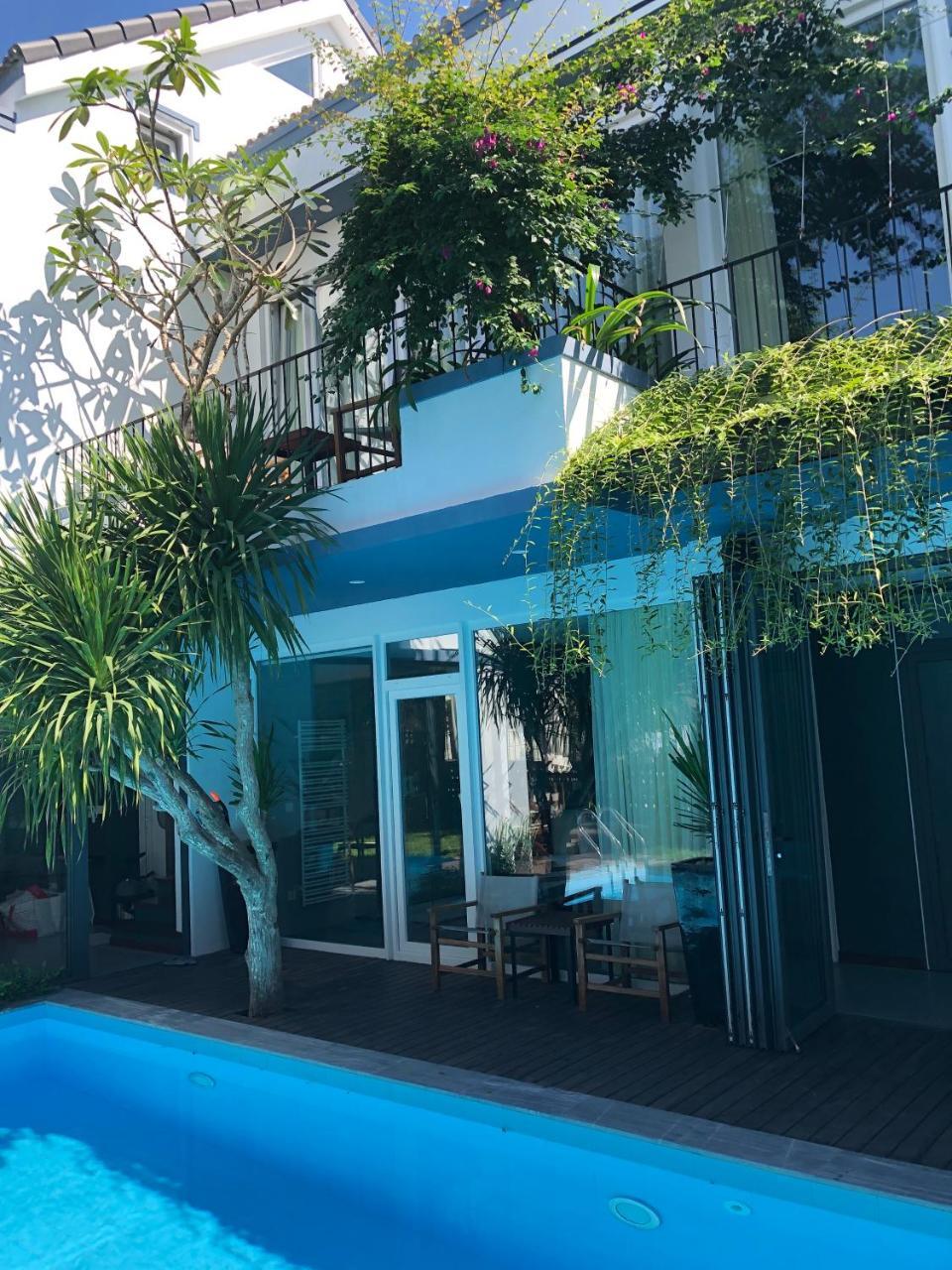 King Room Pool View