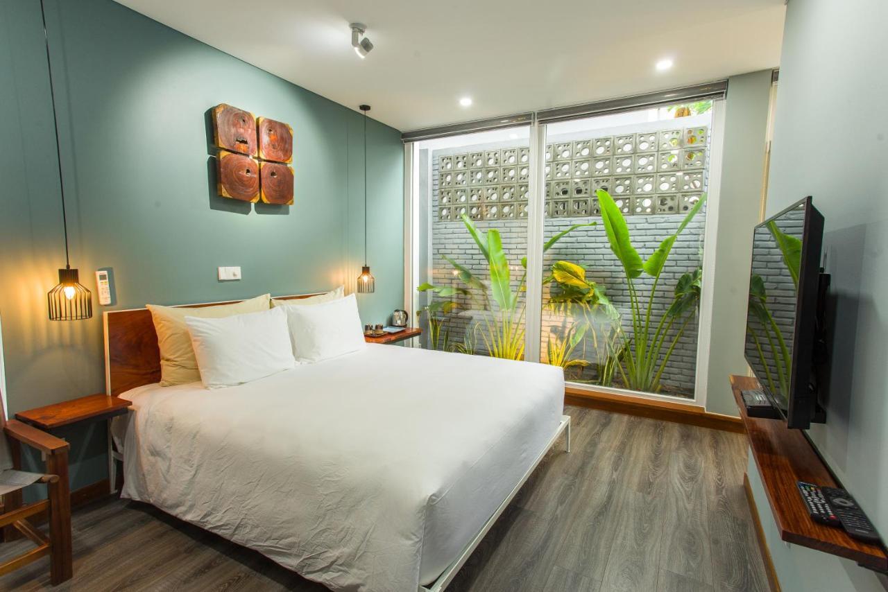 King Room Pool View