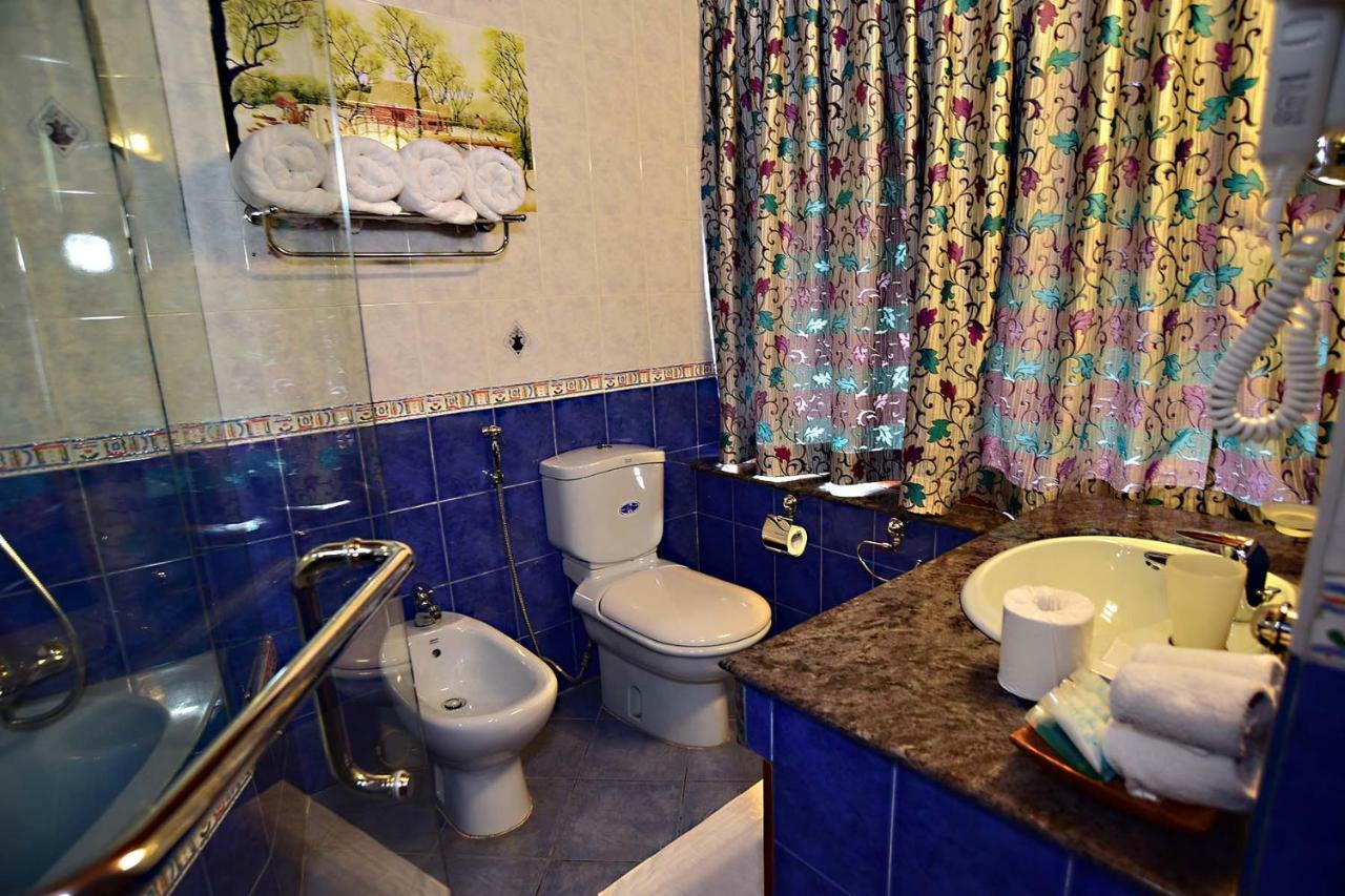 Family Room Bath