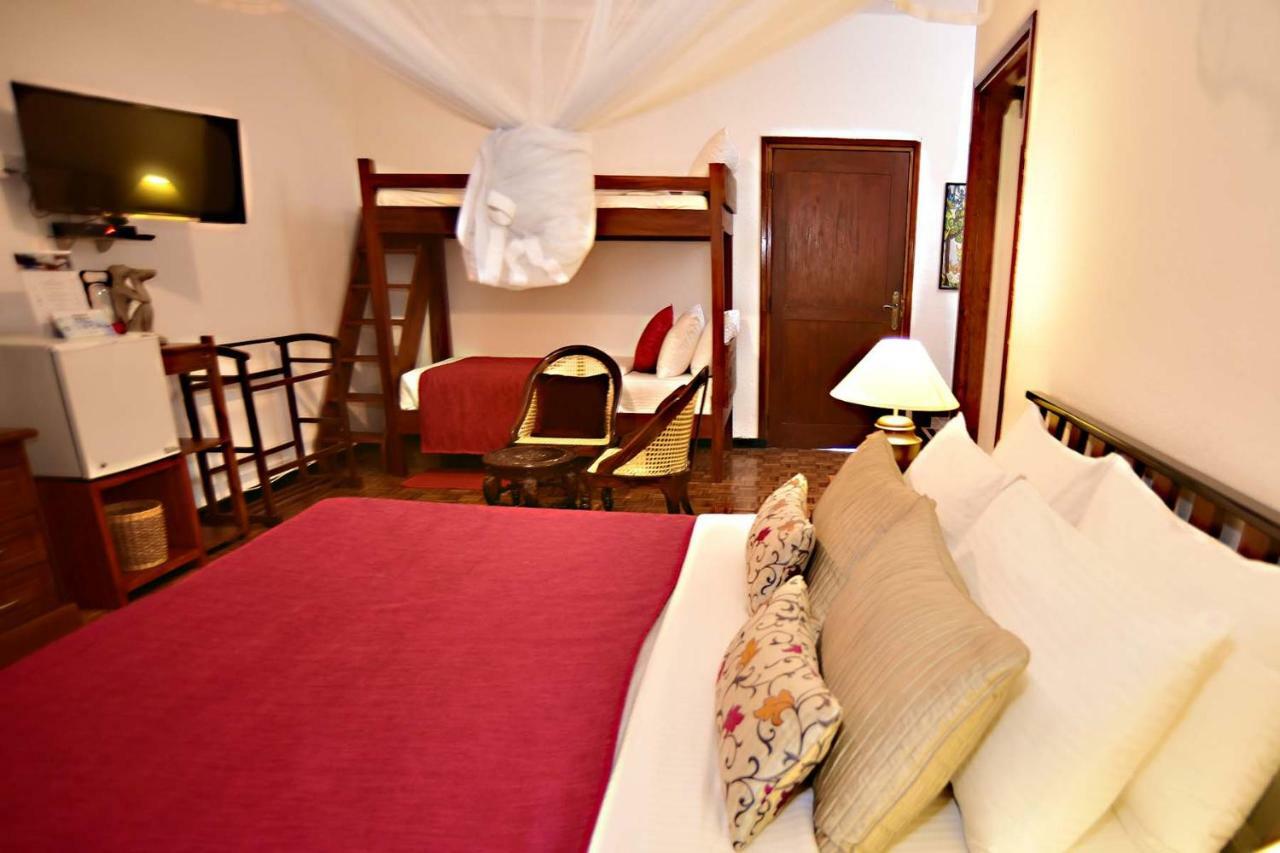 Deluxe Family Room
