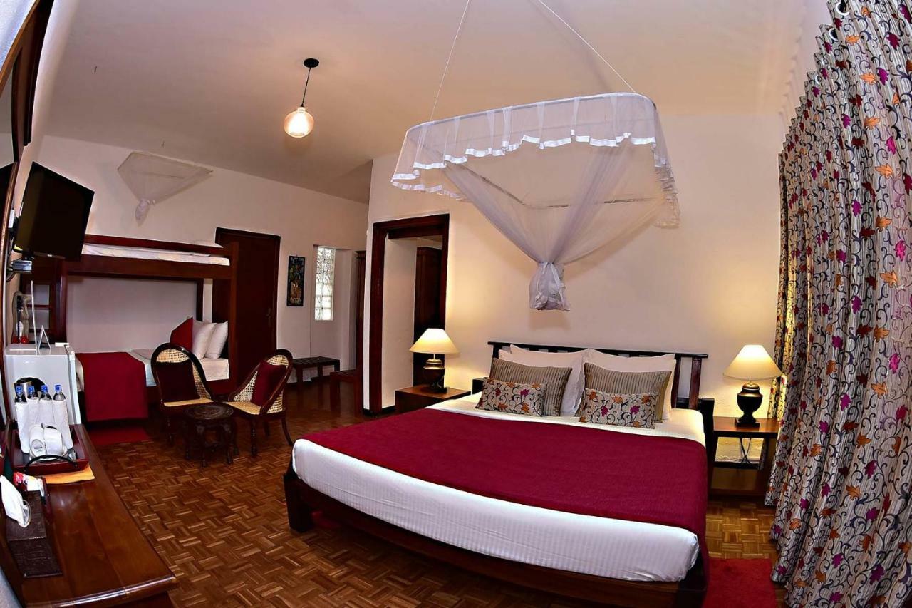Deluxe Family Room