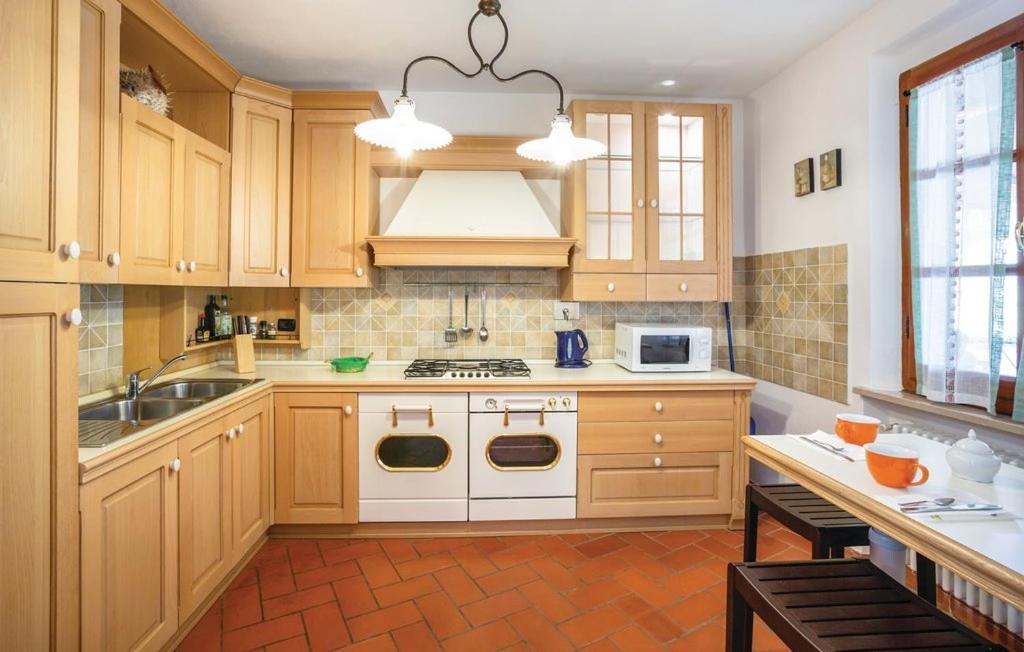Two-Bedroom House,952071496:JPEG