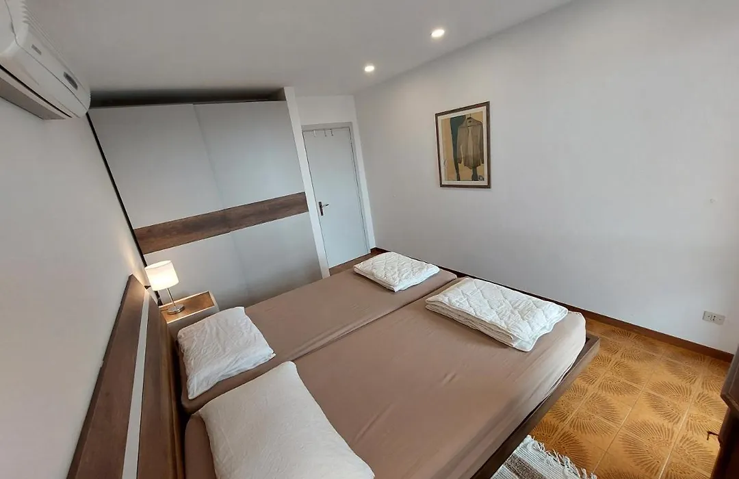 Formica Townhouse-1