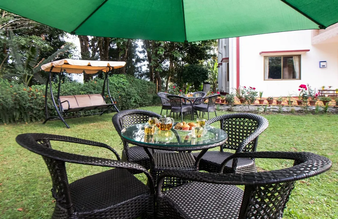 Stayvista's Tree Tops & Tea Trails: Mountain-View Villa in Tea Plantation-1