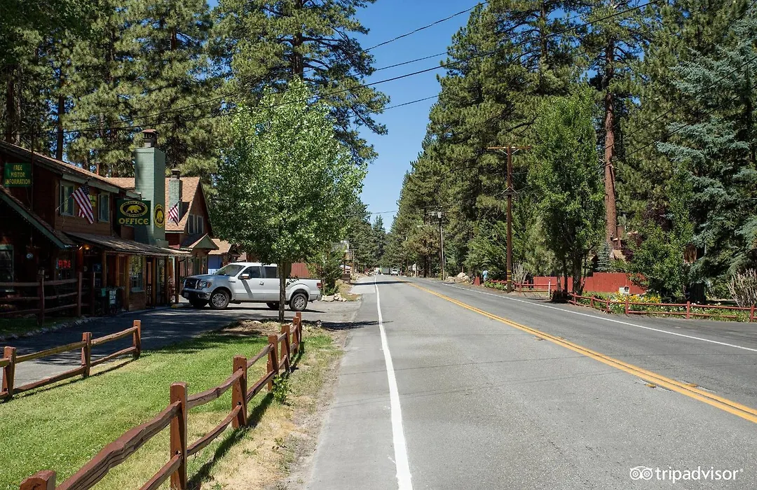 Golden Bear Cottages-1