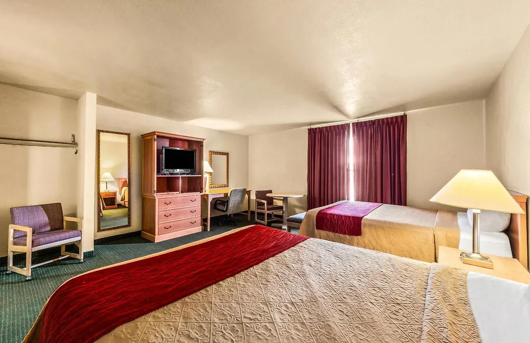 Econo Lodge Del Rio-1