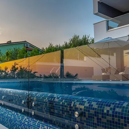 Luxury Villa Lorena With Heated Pool, Jacuzzi,Sauna And Seaview-2