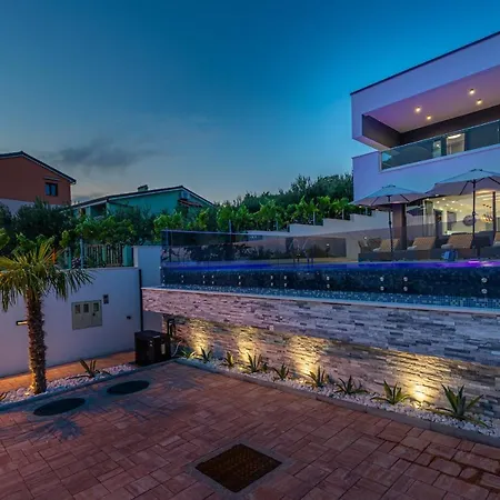 Luxury Villa Lorena With Heated Pool, Jacuzzi,Sauna And Seaview-3