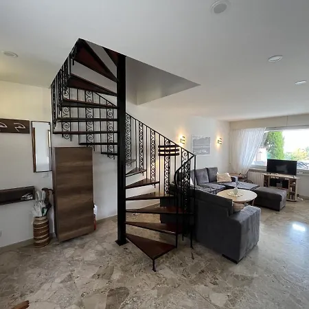Formica Townhouse-2
