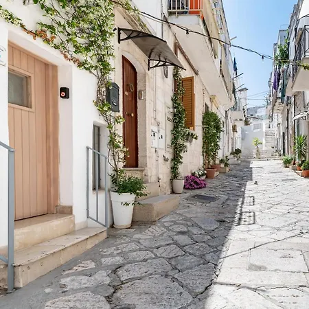 Vico Di Ostuni Stone Houses In The Heart Of Ostuni By Rentbeat-2