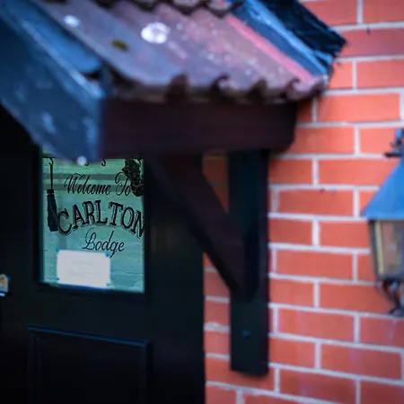 The Lodge At Carlton Tavern Free Parking-3