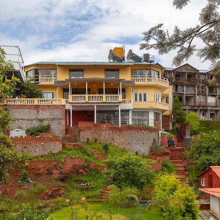 Stayvista's Serenity Hills: Luxe Retreat with Valley Views and Pool-2