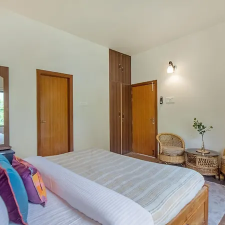 Stayvista's Tree Tops & Tea Trails: Mountain-View Villa in Tea Plantation-2