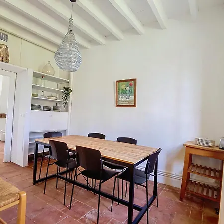 Le Relais de Fleyres - Gîte Authentique avec Jardin, Parking et Wifi-3