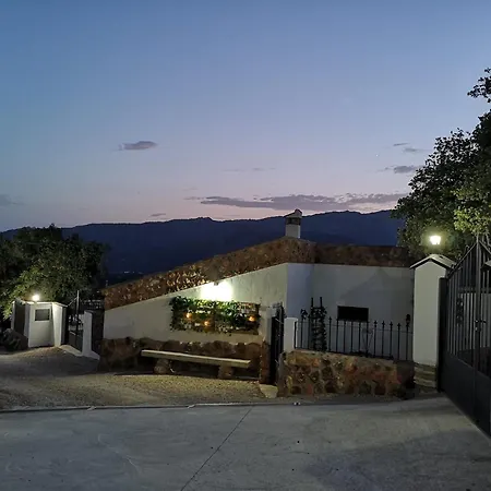 ENTRESIERRAS Apartamentos rurales con chimenea, barbacoa y espacio para eventos-3