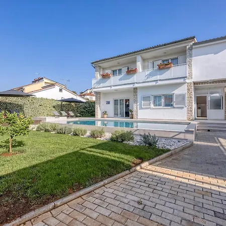 A Touch Of Luxury And Comfort - Villa Irena-2