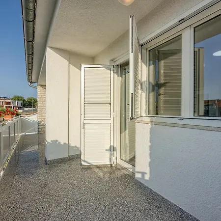 A Touch Of Luxury And Comfort - Villa Irena-3