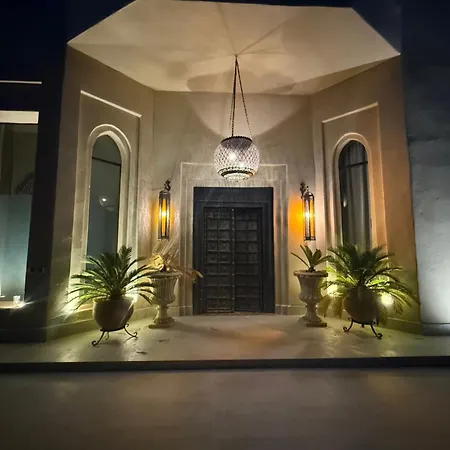 Villa Jude Luxury 6Br Villa With Private Pool, Sleeps 12, Near Golf & City-2