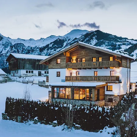 Serviced Luxury Chalet Evi, Ski-In Ski-Out-2