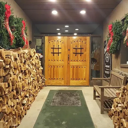 Cascades Lodge-3