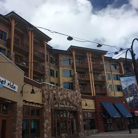 Superior Ski In Ski Out, Top Floor Penthouse, Pool, Hot Tubs Conde Nast Forbes Award Winner B508-3