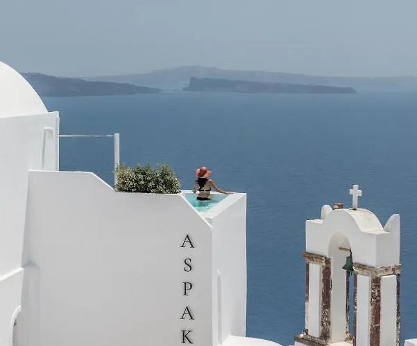 Resort: Aspaki By Art Maisons