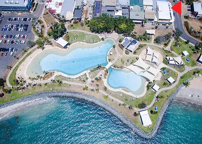 Heart Of Airlie Beach
