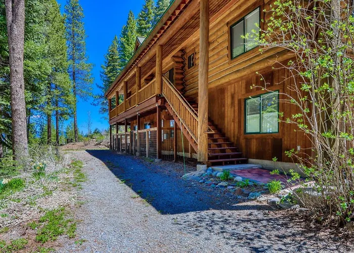 Log Cabin Estate - Falcon Ridge