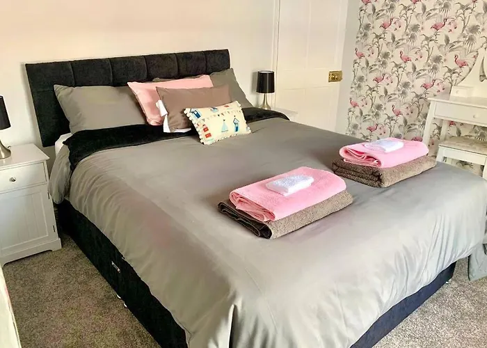 Your Cabin rentals Durham House - Fantastic Location And Great Price In Scarborough