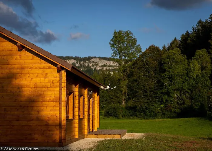 Les Jardins du Hérisson Chalet 2