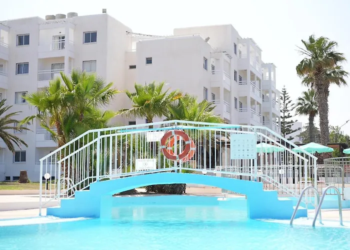 Astreas Beach Hotel Apartments