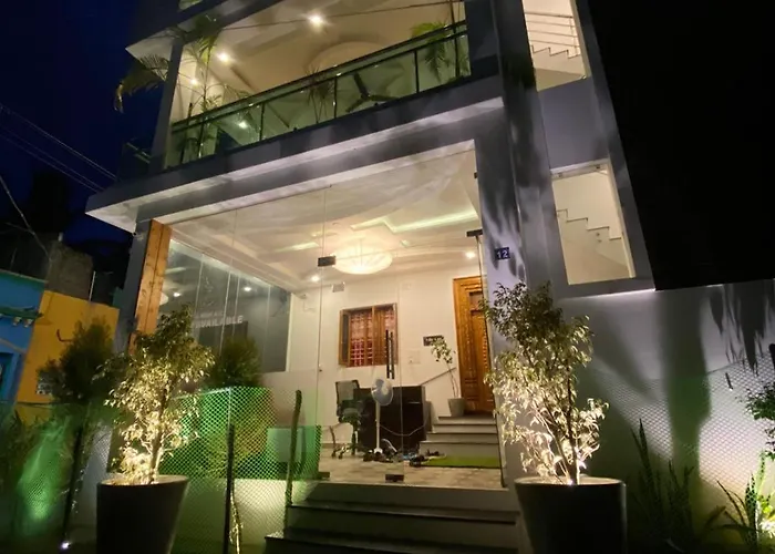 Pet Friendly hotel: La Paradise Luxury - Tie