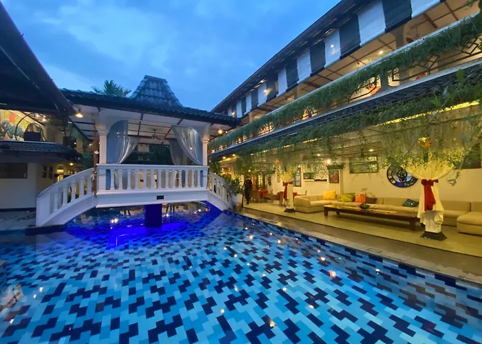 Raintree Boutique Villa & Gallery
